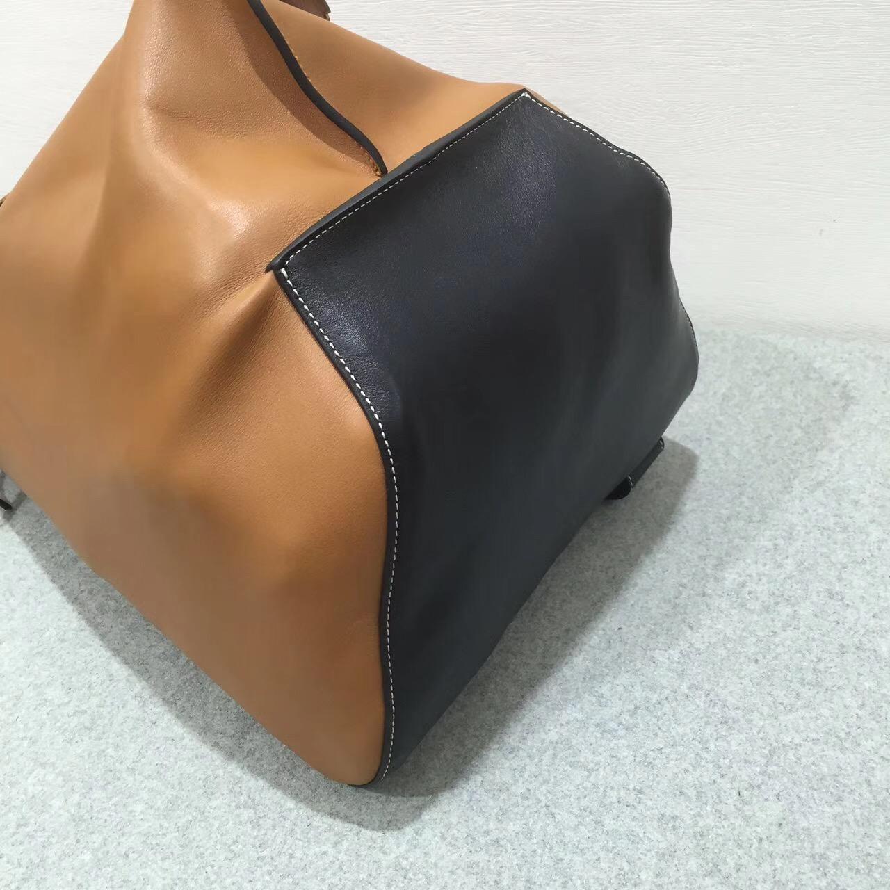 loewe羅意威 Anton Backpack 系列 新拼色大號小牛皮拼接，内里牛皮