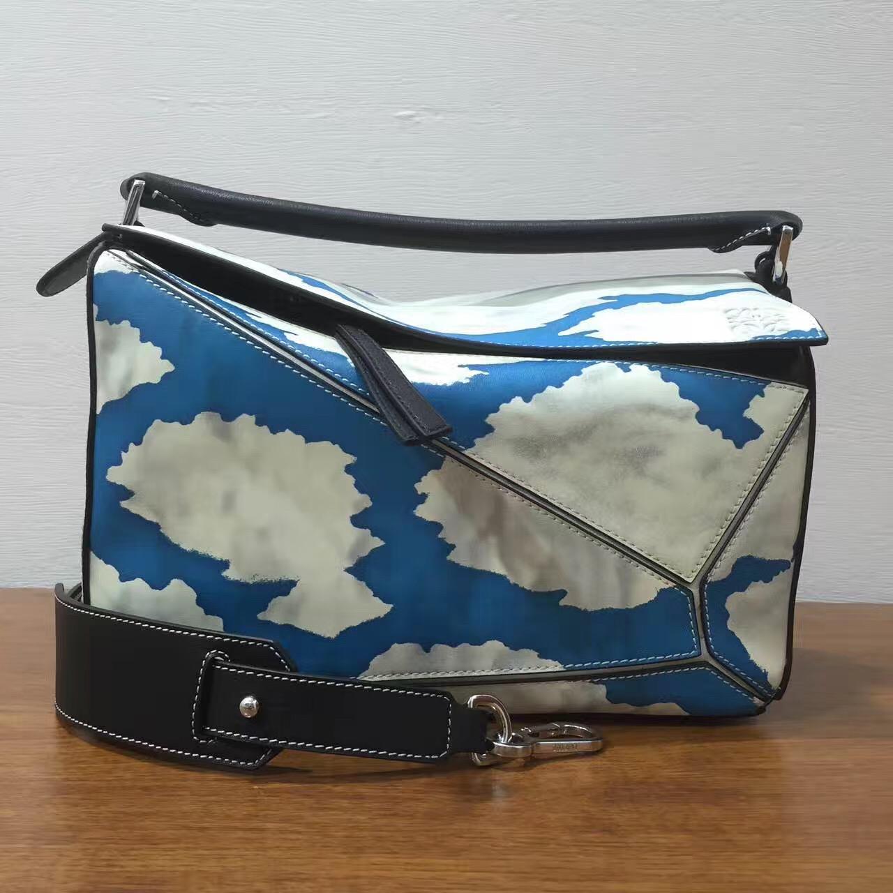 loewe羅意威中號 Puzzle Bag 最新藍天白雲獨特的風景主題款