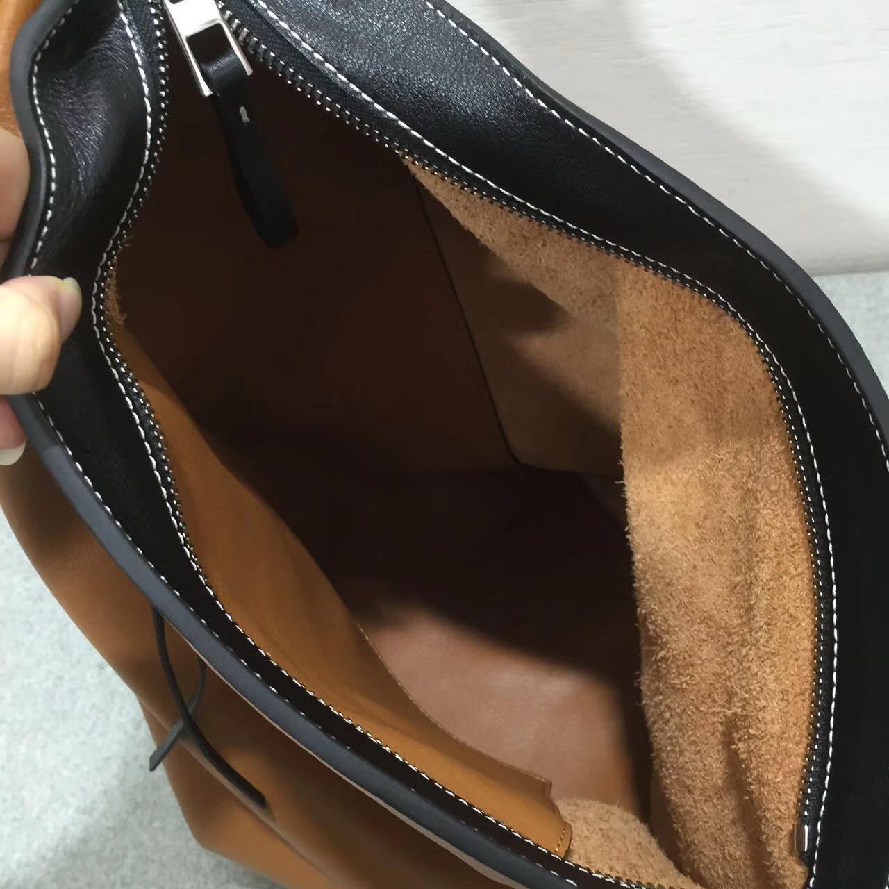 loewe羅意威 Anton Backpack 棕色新拼色小號小牛皮拼接，内里牛皮