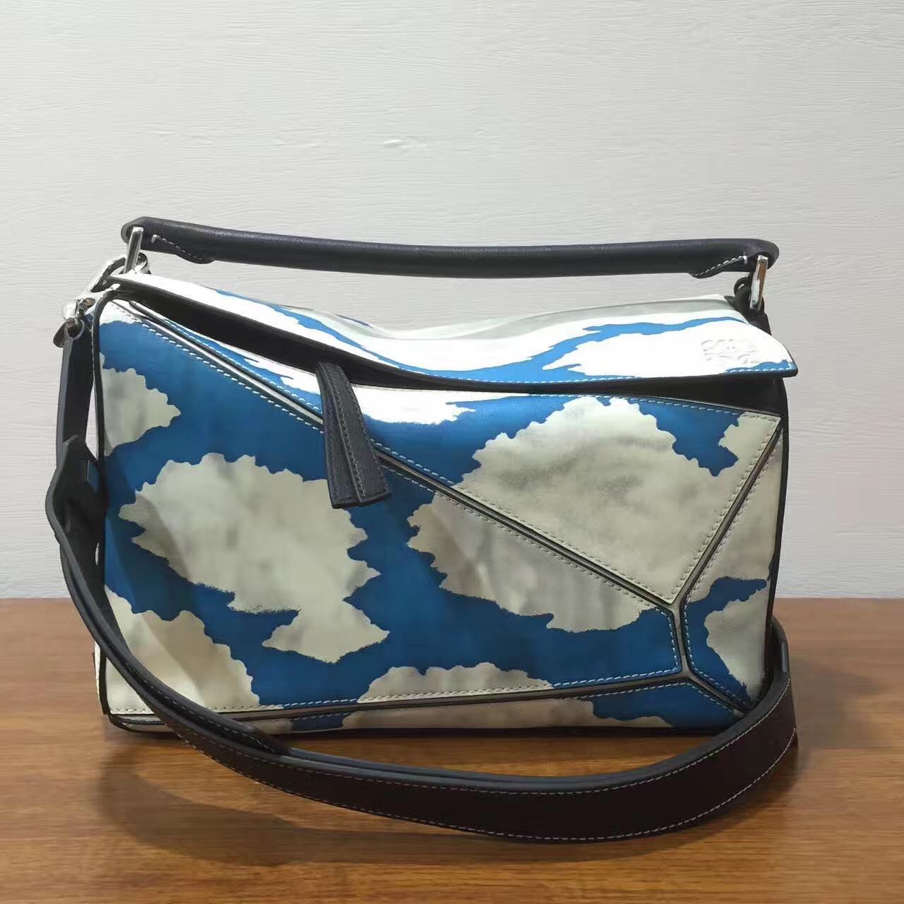 loewe羅意威中號 Puzzle Bag 最新藍天白雲獨特的風景主題款