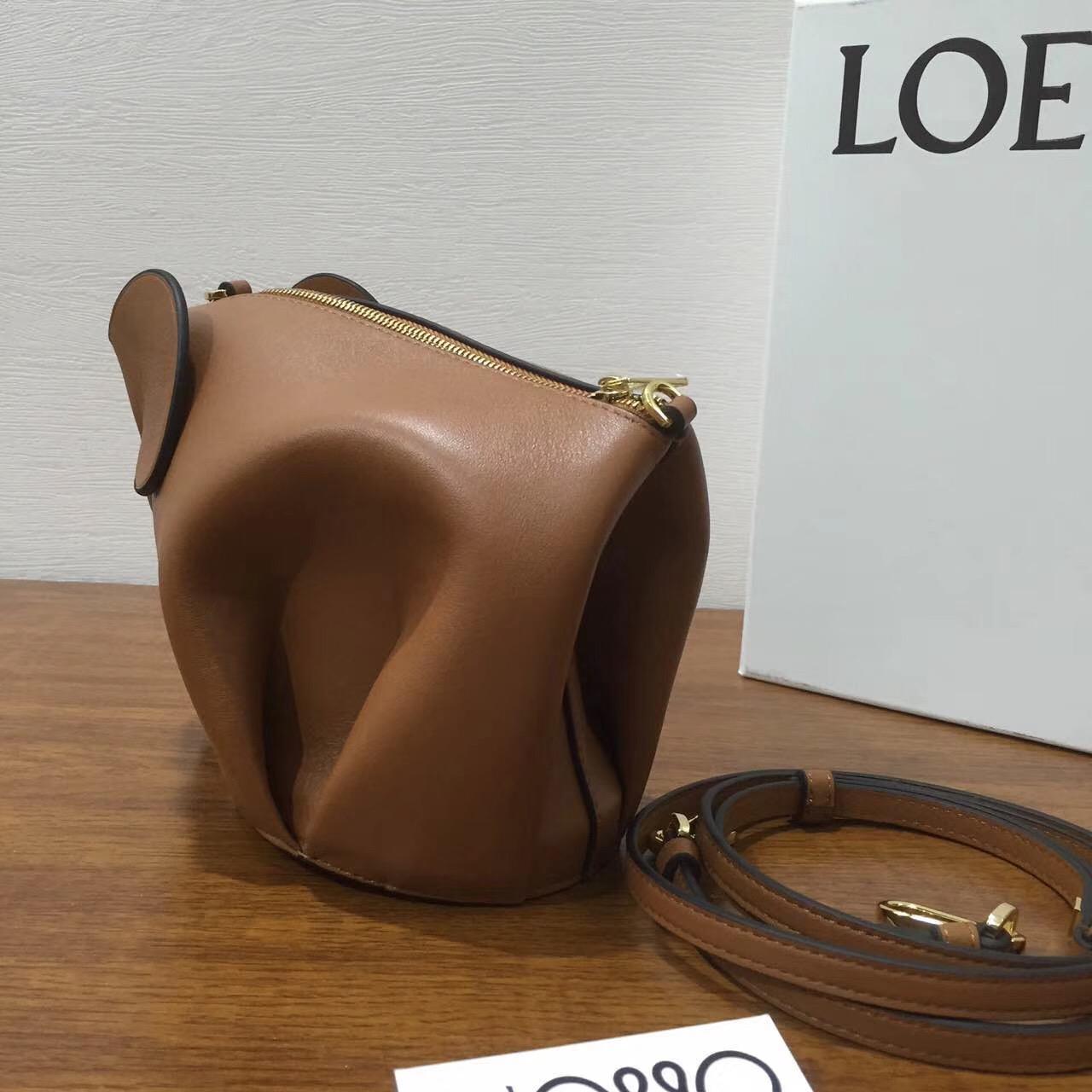 羅意威包包 Loewe Elephant Mini Bag tan/white 迷妳包 小牛皮大象包