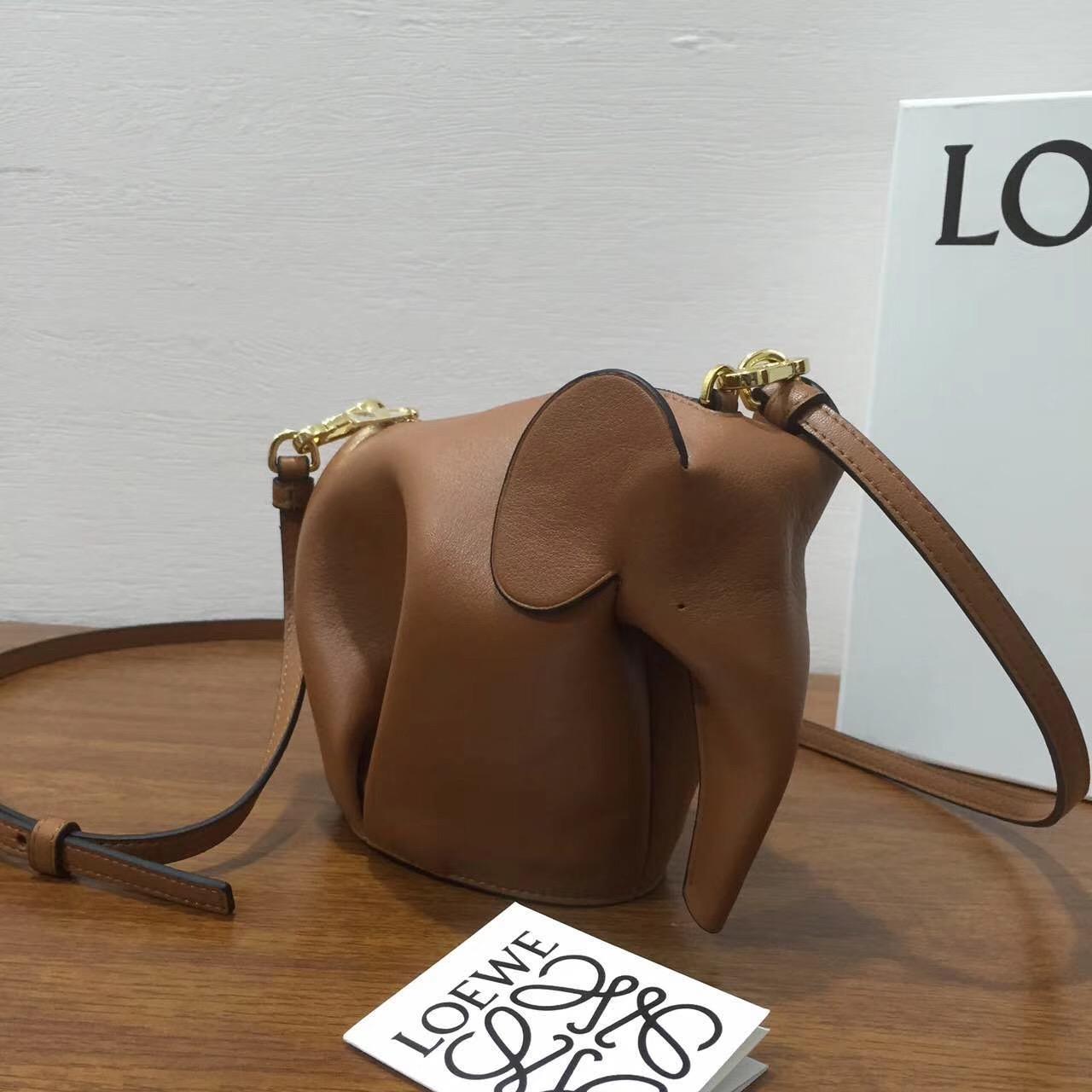 羅意威包包 Loewe Elephant Mini Bag tan/white 迷妳包 小牛皮大象包