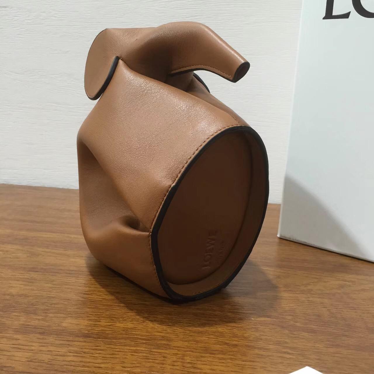 羅意威包包 Loewe Elephant Mini Bag tan/white 迷妳包 小牛皮大象包