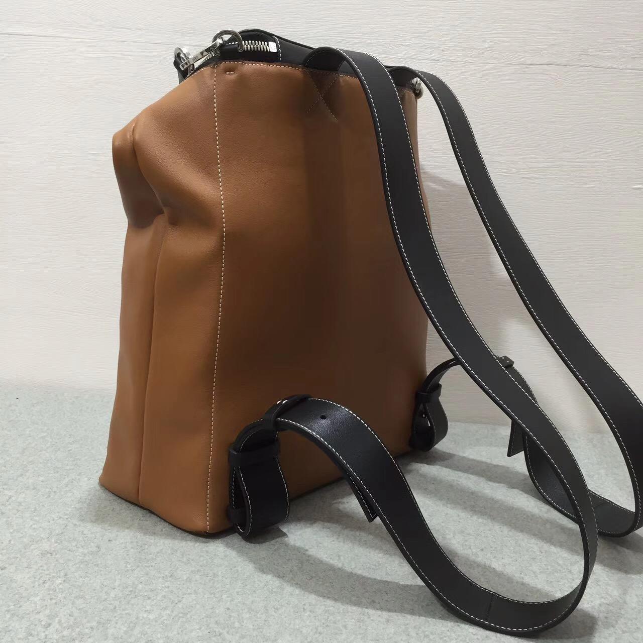 LOEWE羅意威包包臺灣官網 雙肩背包 Goya Backpack 棕褐色/黑色