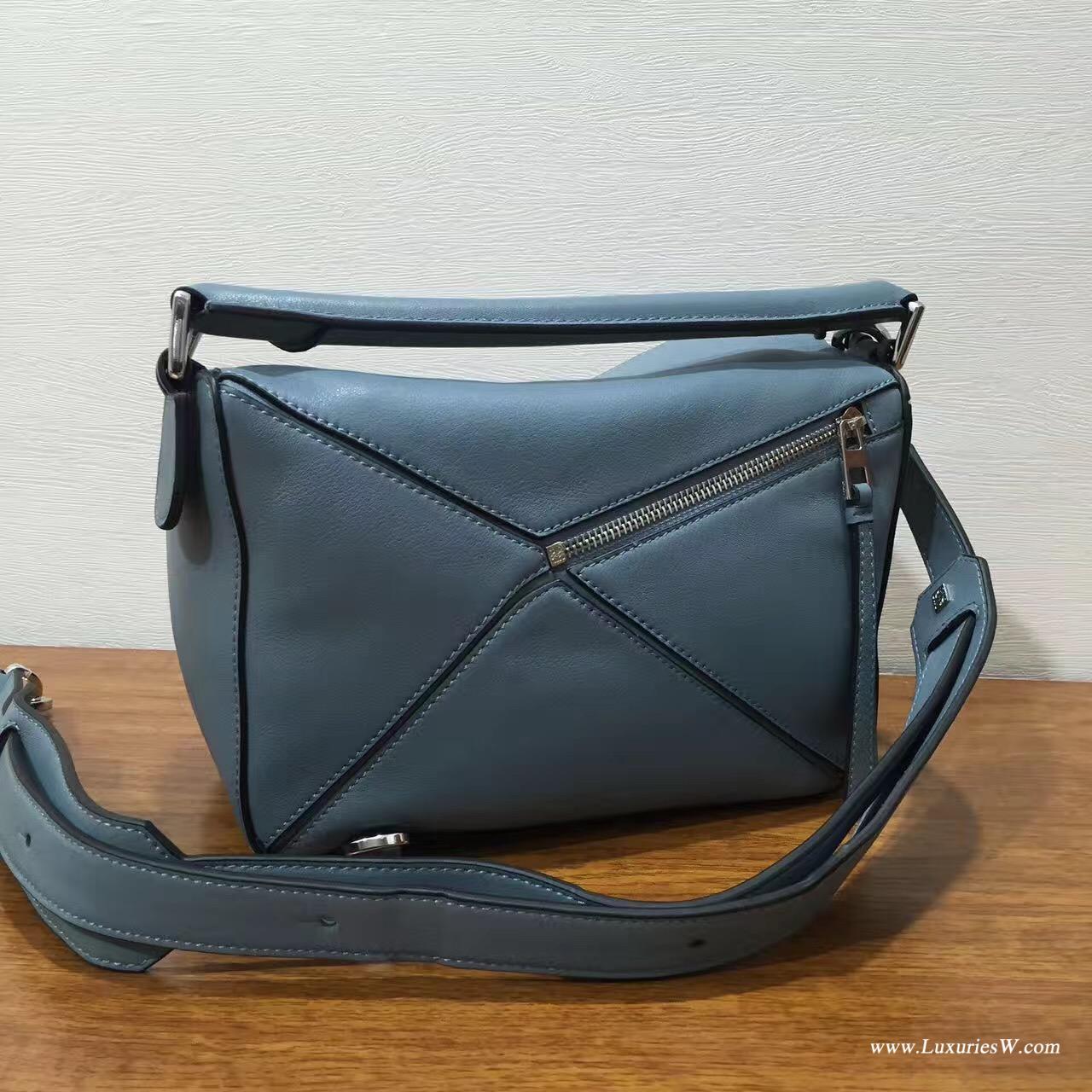 羅意威女包官網 LOEWE Mini Puzzle Bag 雾霾色 長方體形狀 折疊幾何包