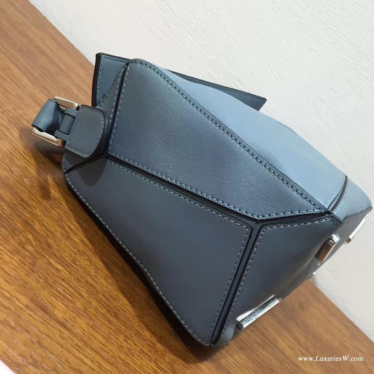 羅意威女包官網 LOEWE Mini Puzzle Bag 雾霾色 長方體形狀 折疊幾何包