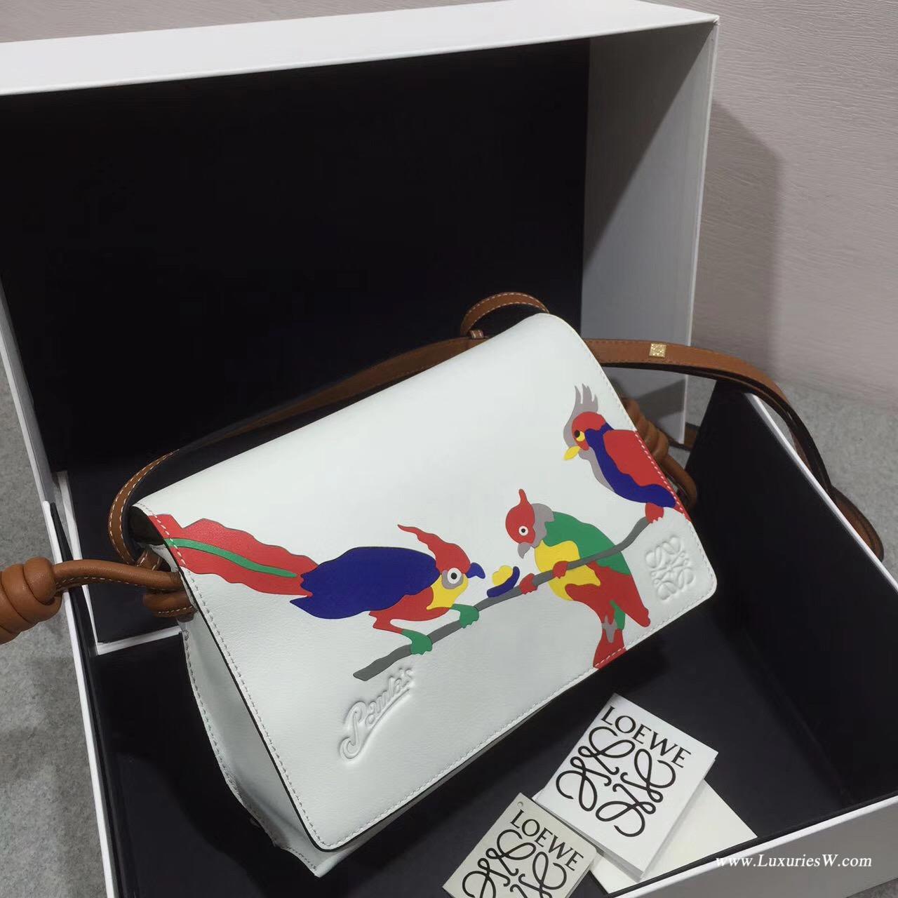 Loewe Flamenco  flap Paula's Ibl  s bag白色拼色小牛皮 印鸚鵡圖案