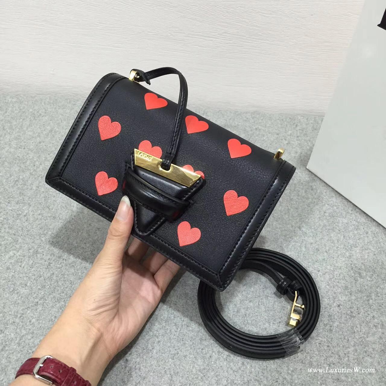 Loewe Barcelona Hearts心愛限量系 紅色愛心圖 搭配黑色小牛皮