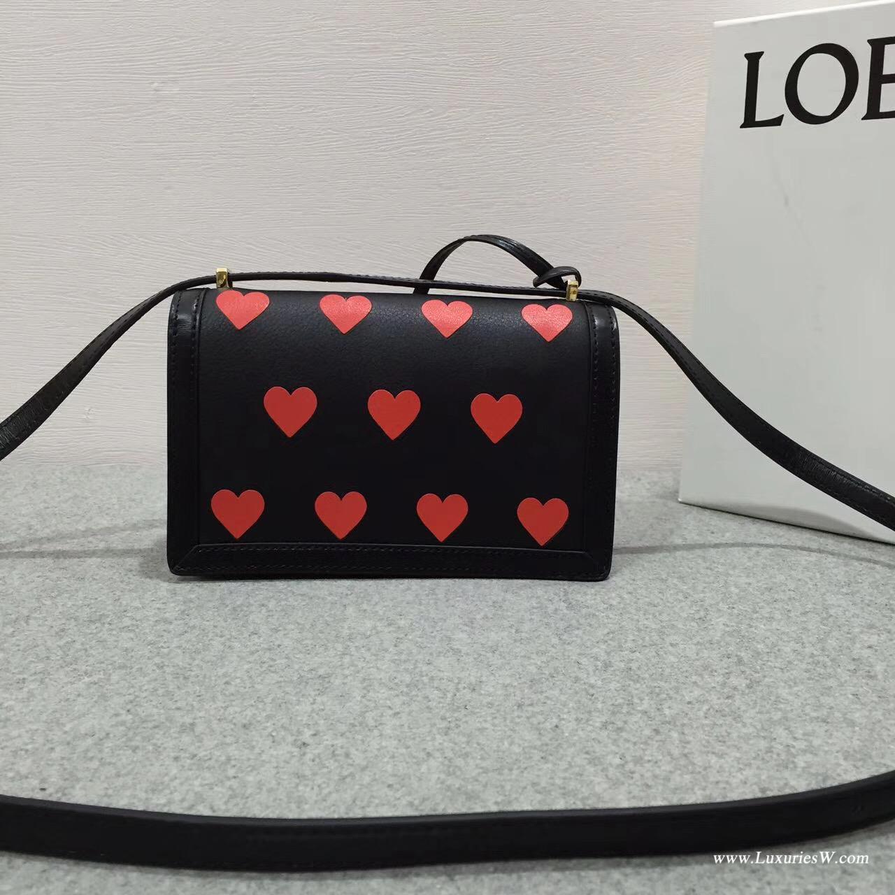 Loewe Barcelona Hearts心愛限量系 紅色愛心圖 搭配黑色小牛皮