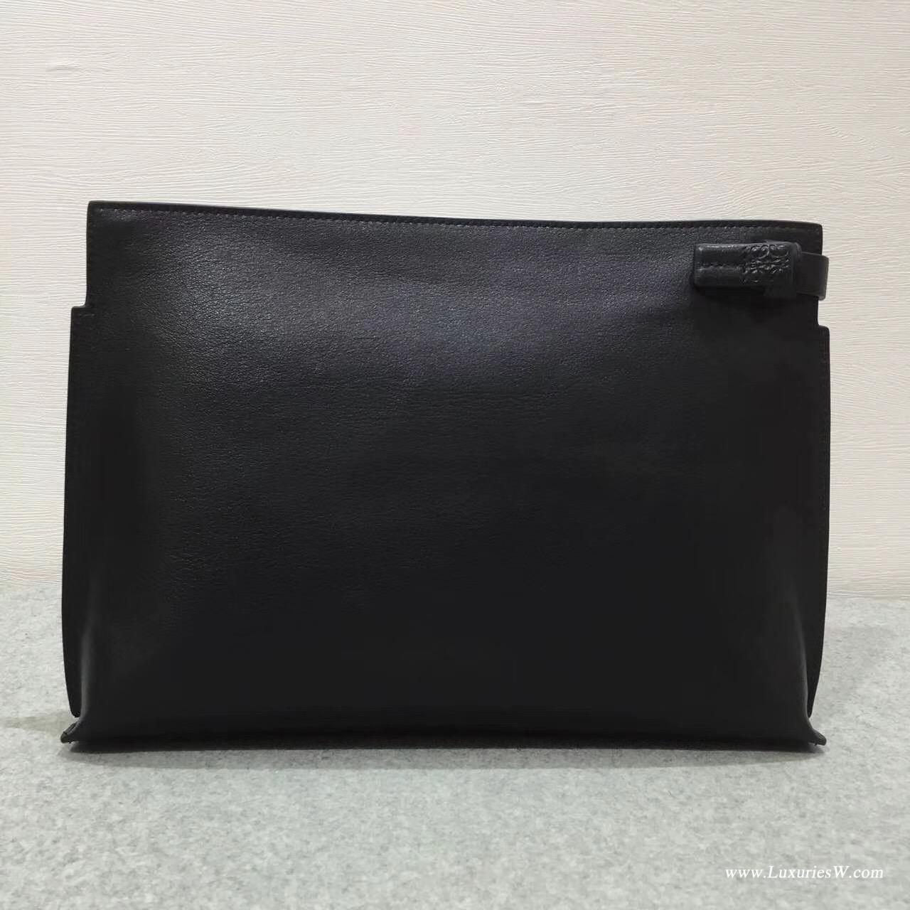 羅意威女包 Loewe T Pouch oeuf 系列手拿包 采用柔軟黑色 小牛皮