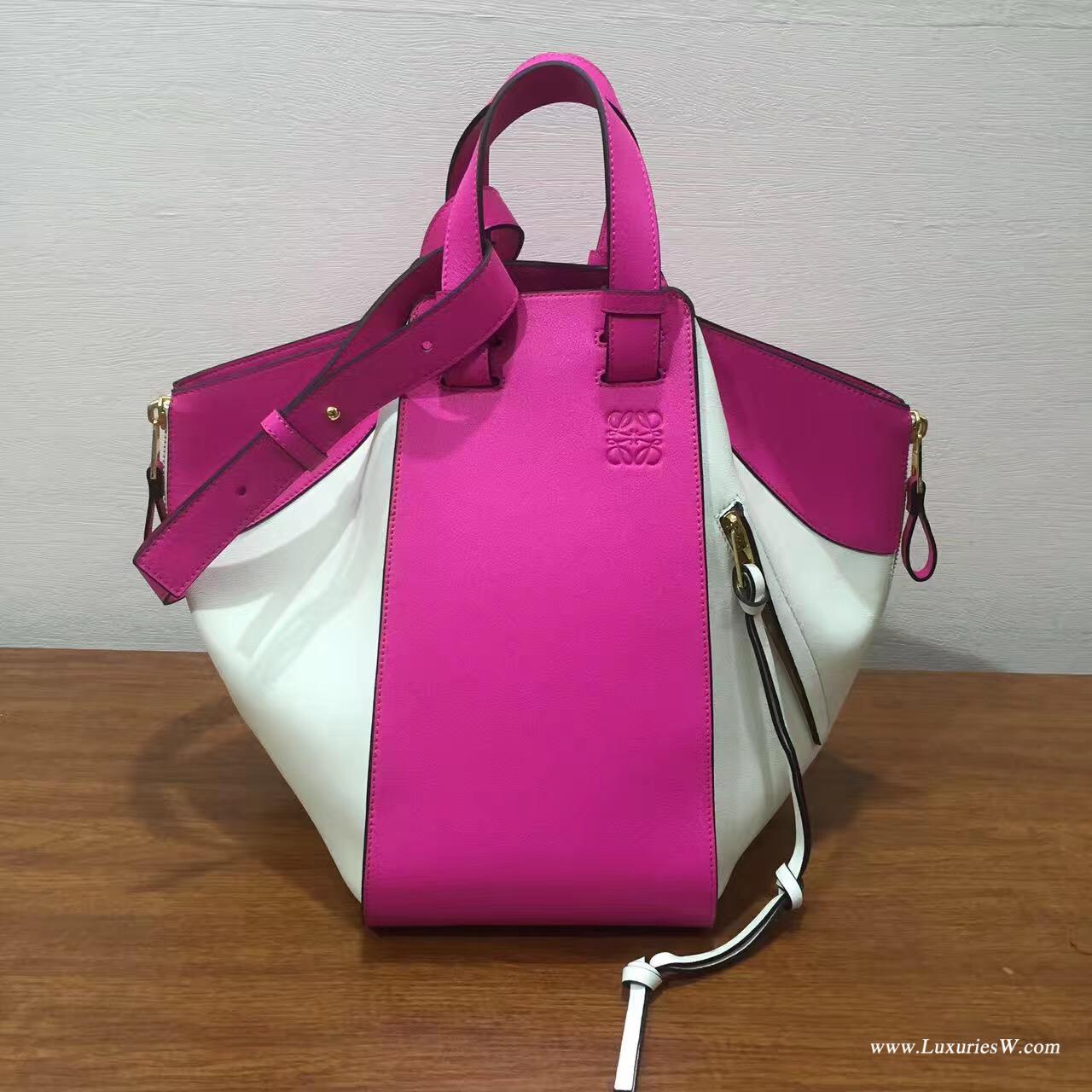 Loewe采用進口的柔軟小牛皮 Hammock Small Bag Shocking Pink/White