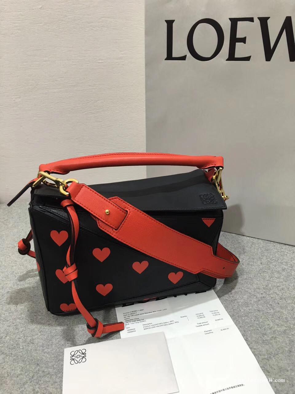 Loewe Puzzle Hearts紅色愛心圖案限量系列 搭配黑色小牛皮