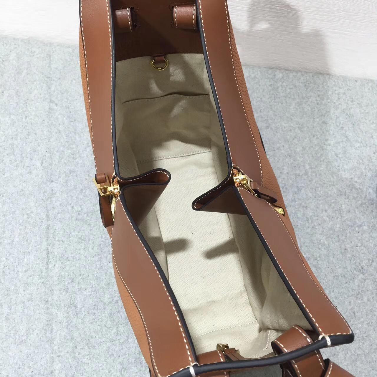 羅意威潮流百變吊床包 Hammock Bag 系列全新 采用togo小牛皮小號