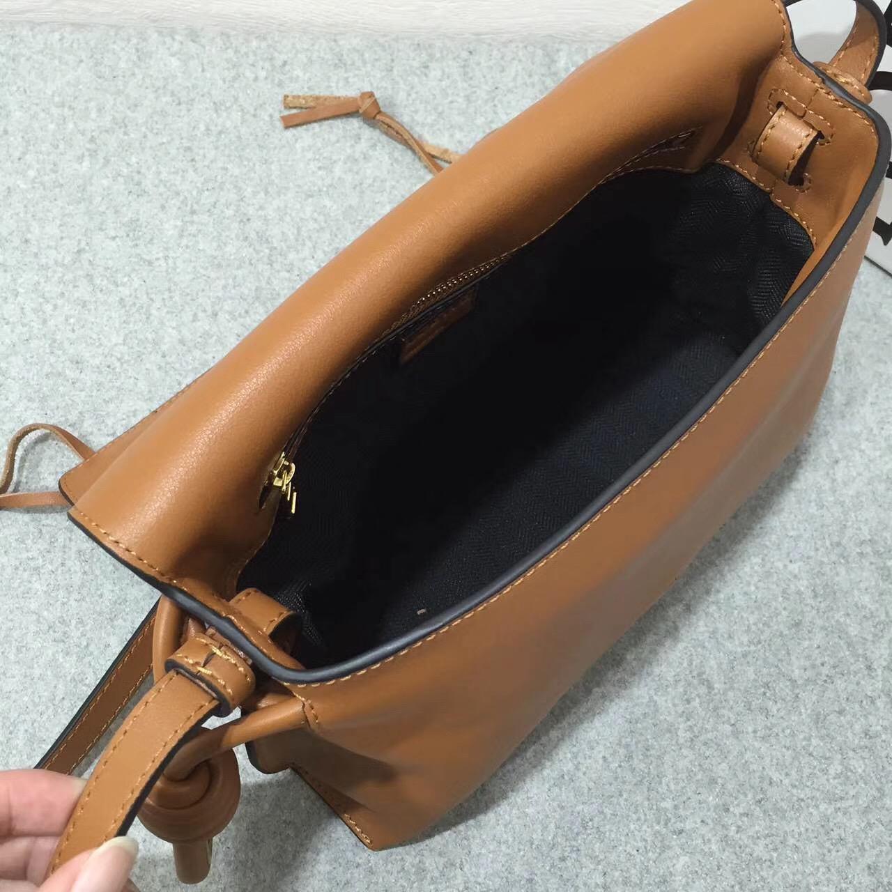 羅意威LOEWE女包 Flamenco Flap Laced Small Bag 棕色