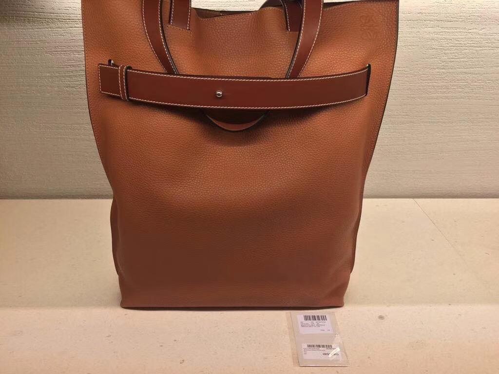 羅意威女包香港官網 loewe Vertical Strap Tote Bag 棕色粒面牛皮