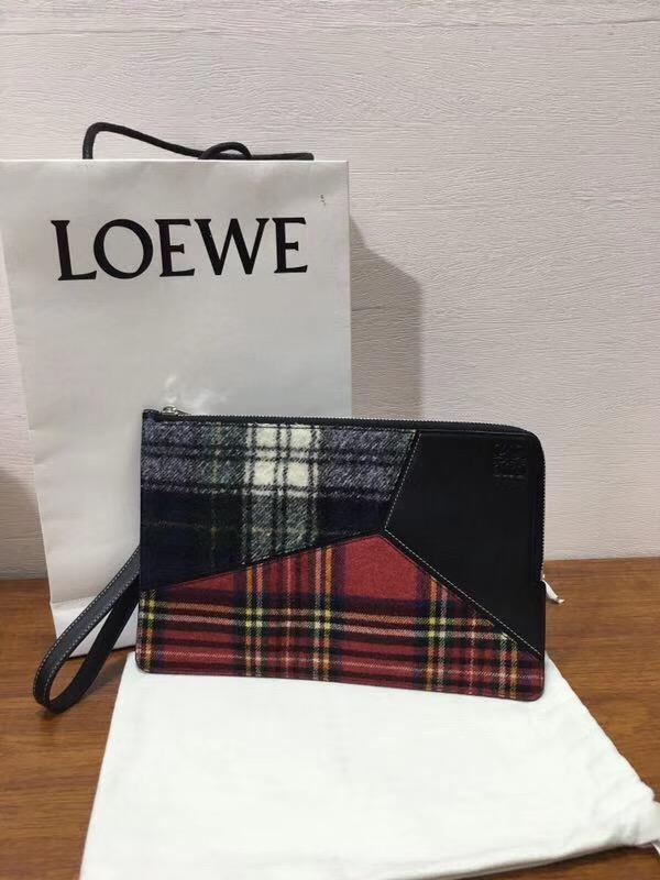 Loewe Puzzle Flat Pouch Black/Multicolor Tartan 花呢格紋圖