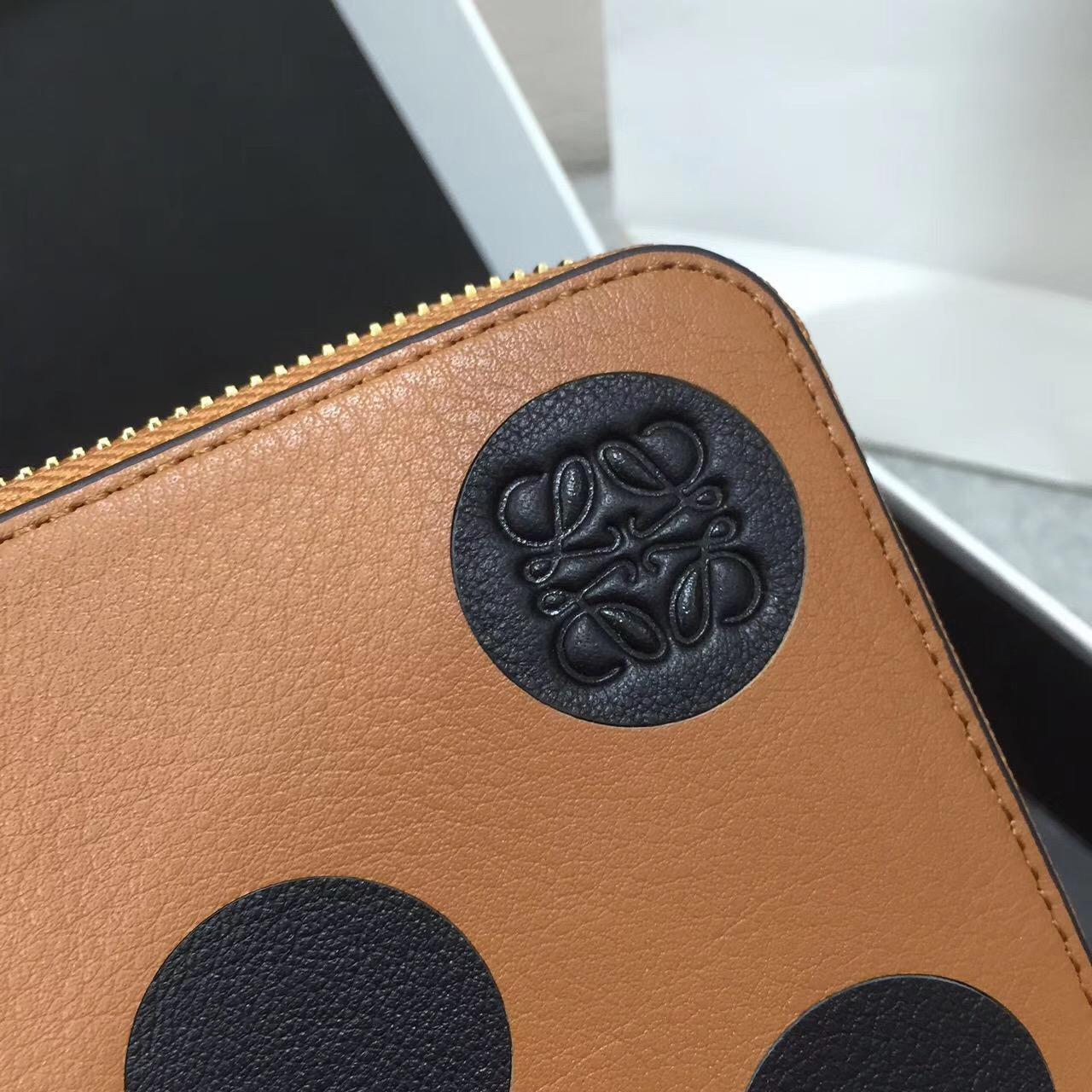 羅意威包包LOEWE Zip Around Wallet Circles Black/Tan/Chocolate Brown長款式拉鏈錢包