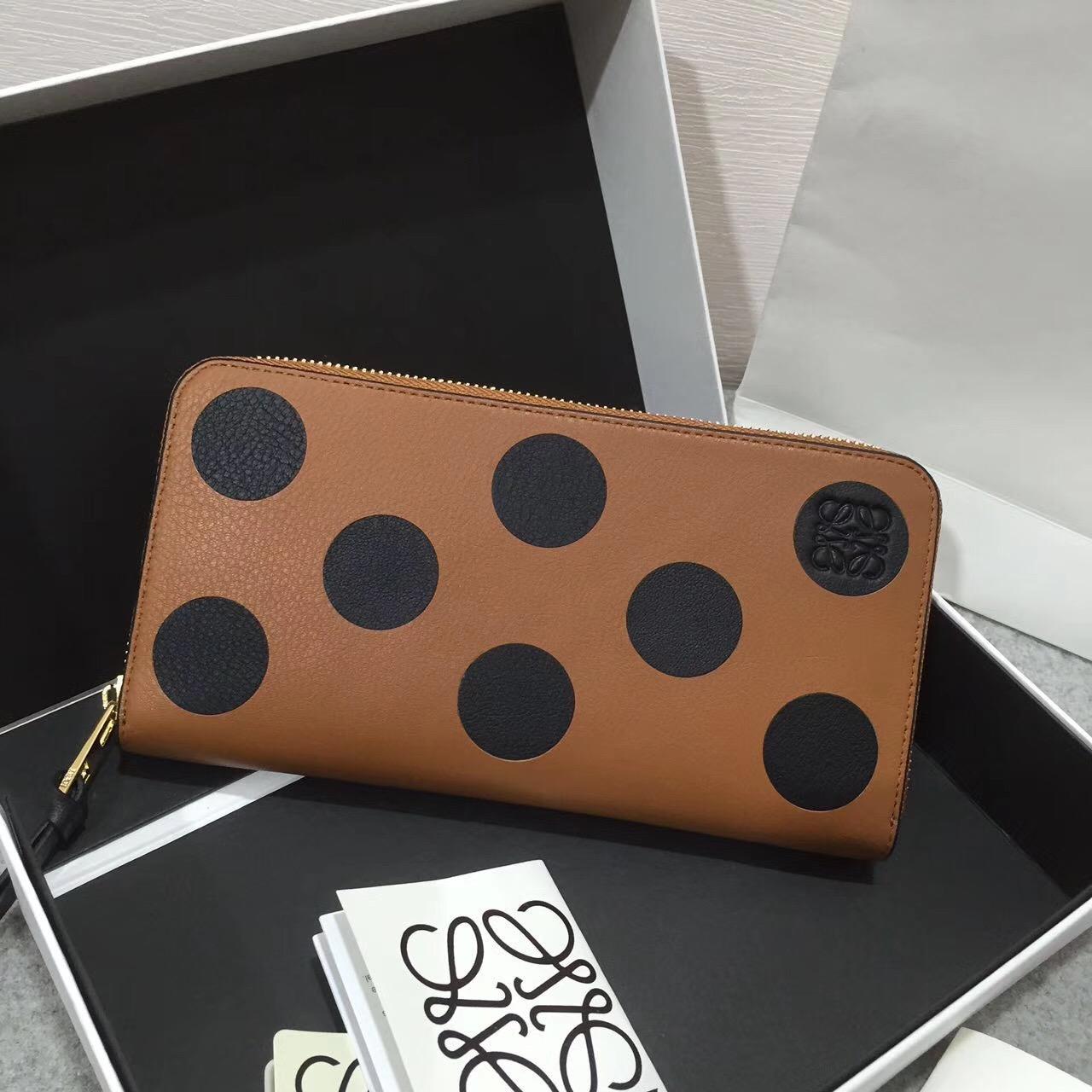 羅意威包包LOEWE Zip Around Wallet Circles Black/Tan/Chocolate Brown長款式拉鏈錢包