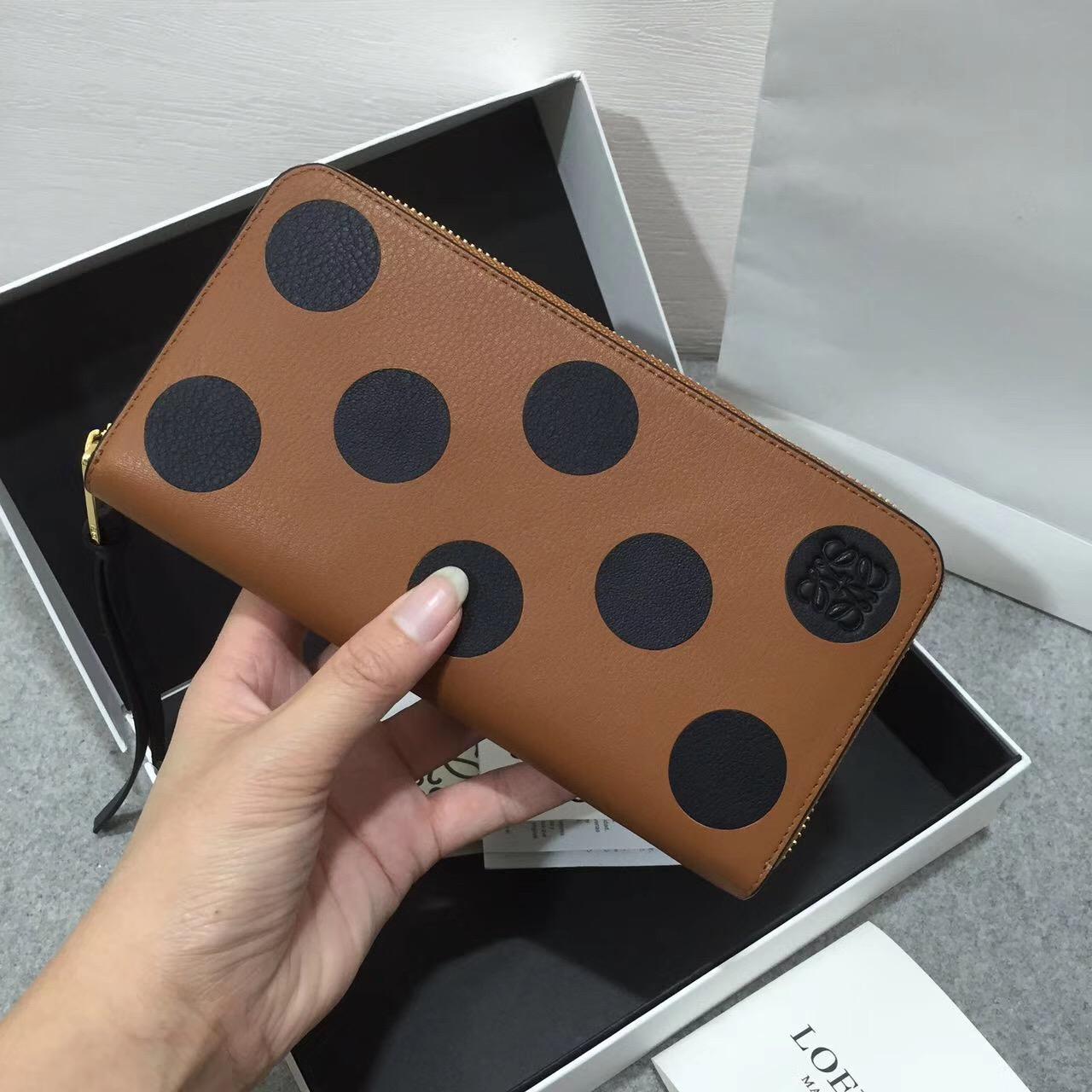 羅意威包包LOEWE Zip Around Wallet Circles Black/Tan/Chocolate Brown長款式拉鏈錢包