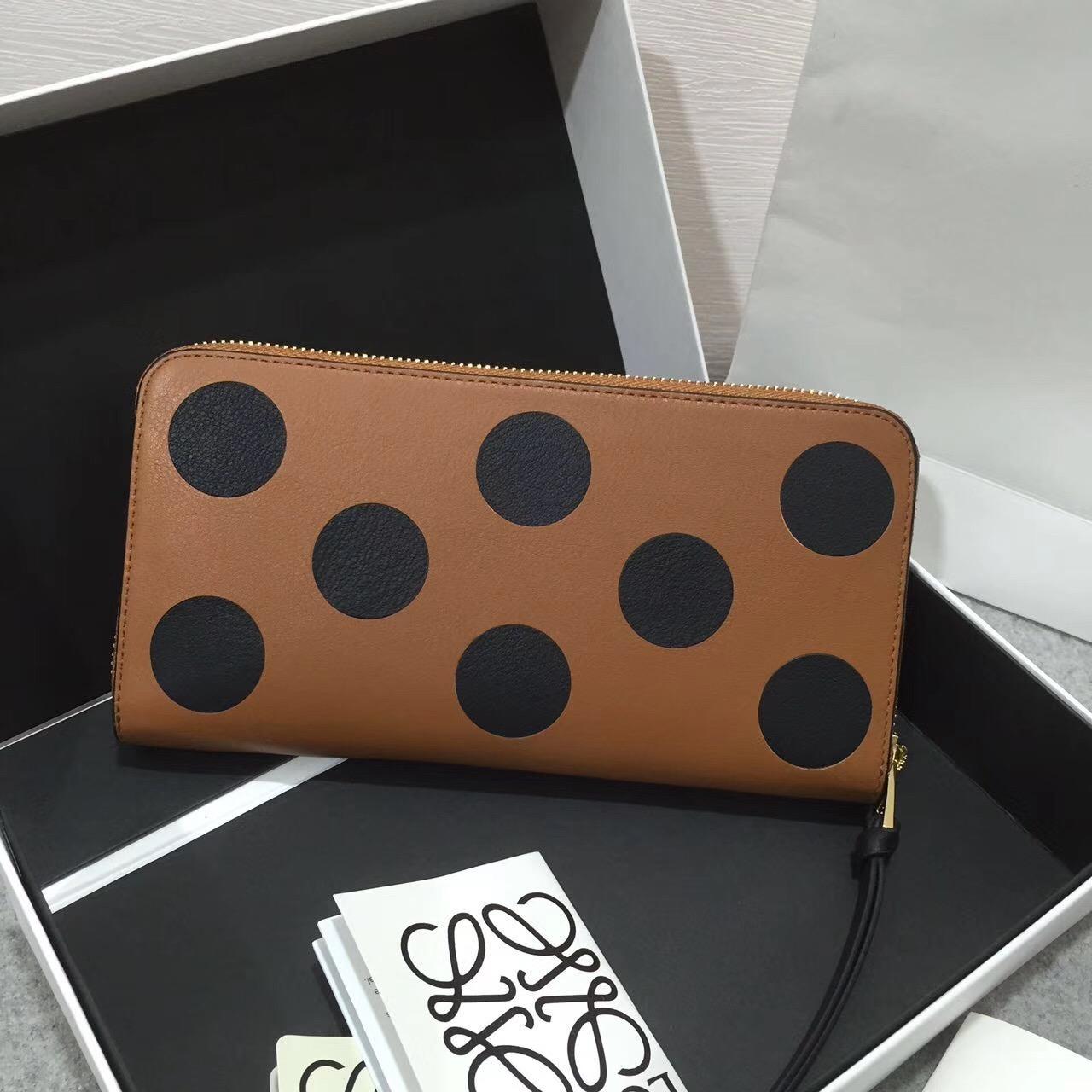 羅意威包包LOEWE Zip Around Wallet Circles Black/Tan/Chocolate Brown長款式拉鏈錢包