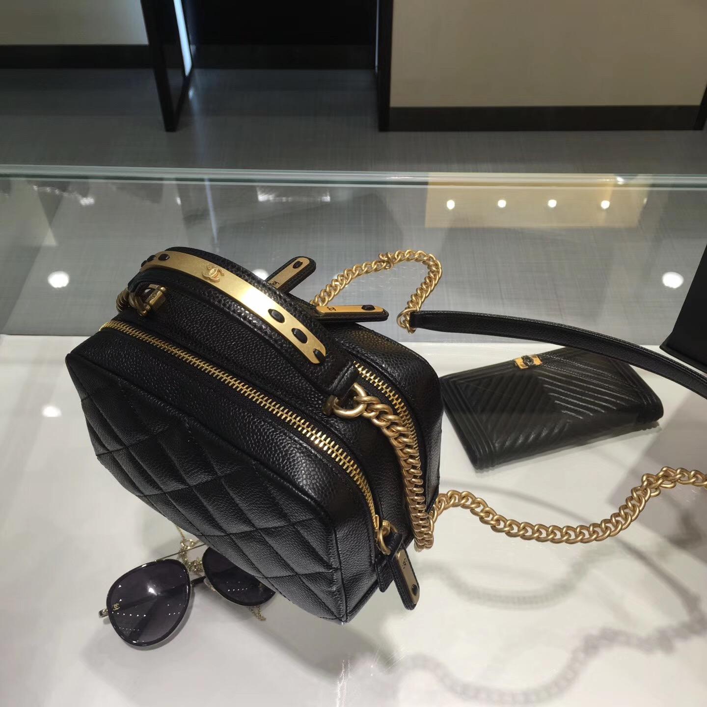 Chanel bowling bag 保齡球包進口原廠 黑色小牛皮魚子醬紋