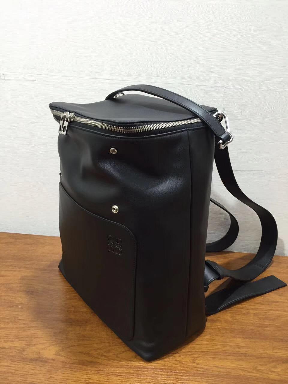 loewe羅意威Goya Backpack Bag黑色採用經典小牛皮打造的Goya背包