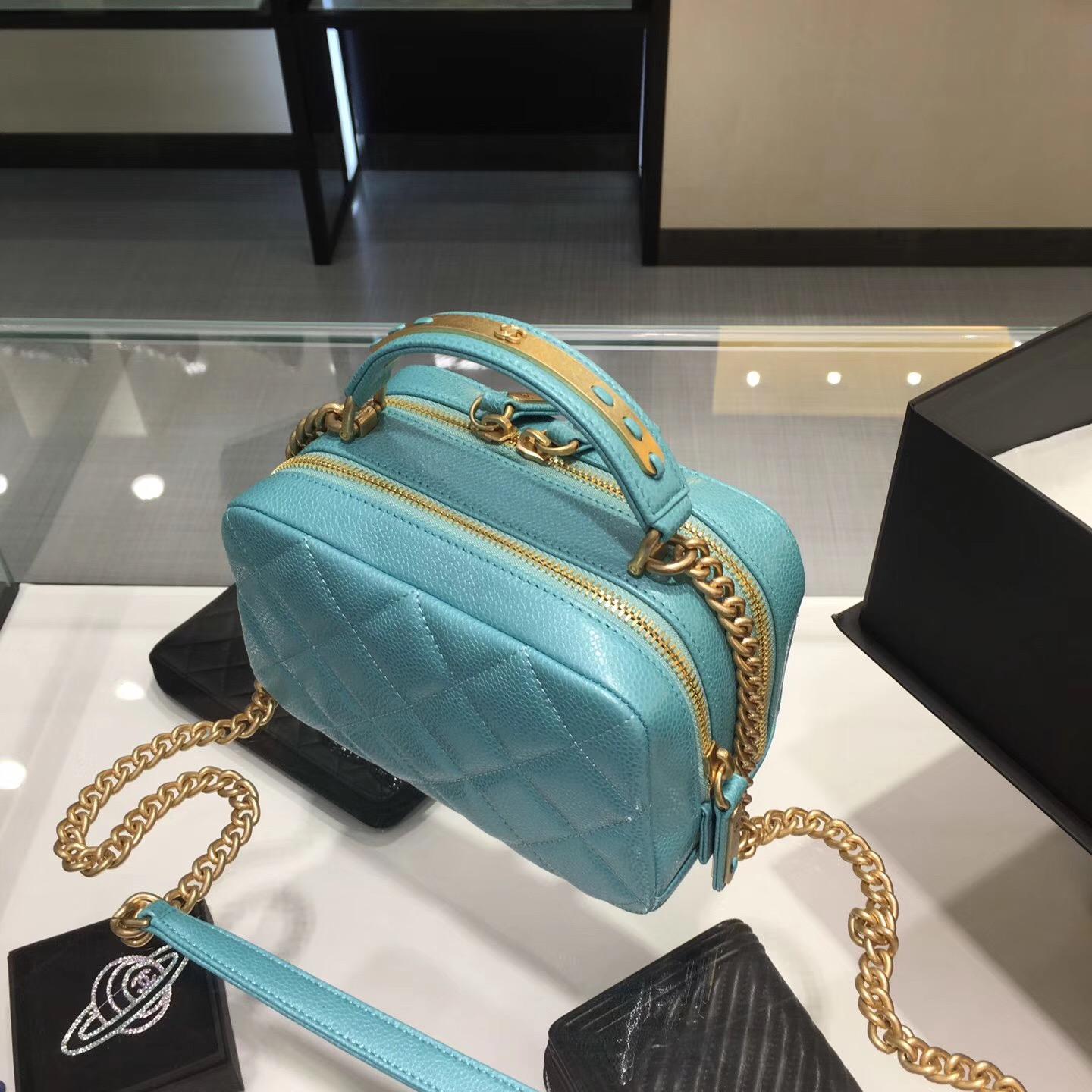 Chanel bowling bag 保齡球包 原廠 湖水藍 小牛皮魚子醬紋