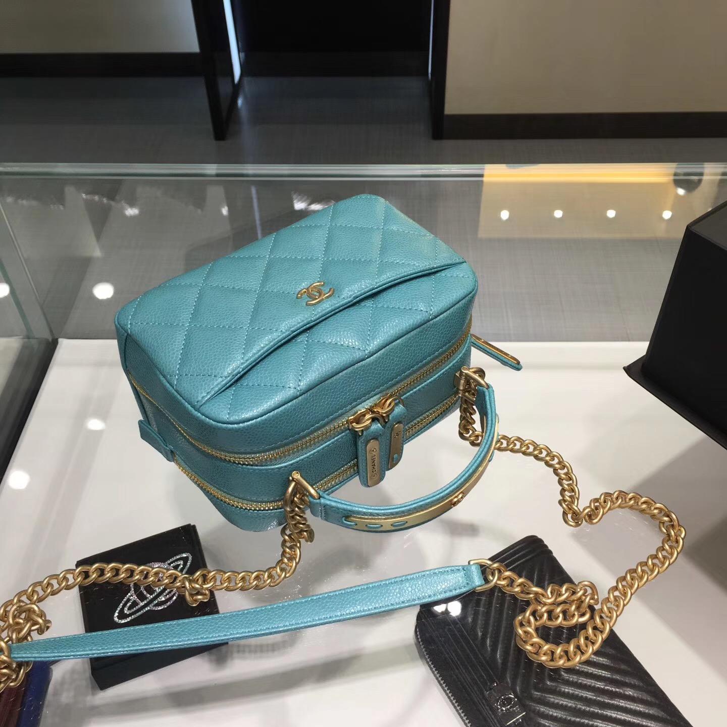 Chanel bowling bag 保齡球包 原廠 湖水藍 小牛皮魚子醬紋