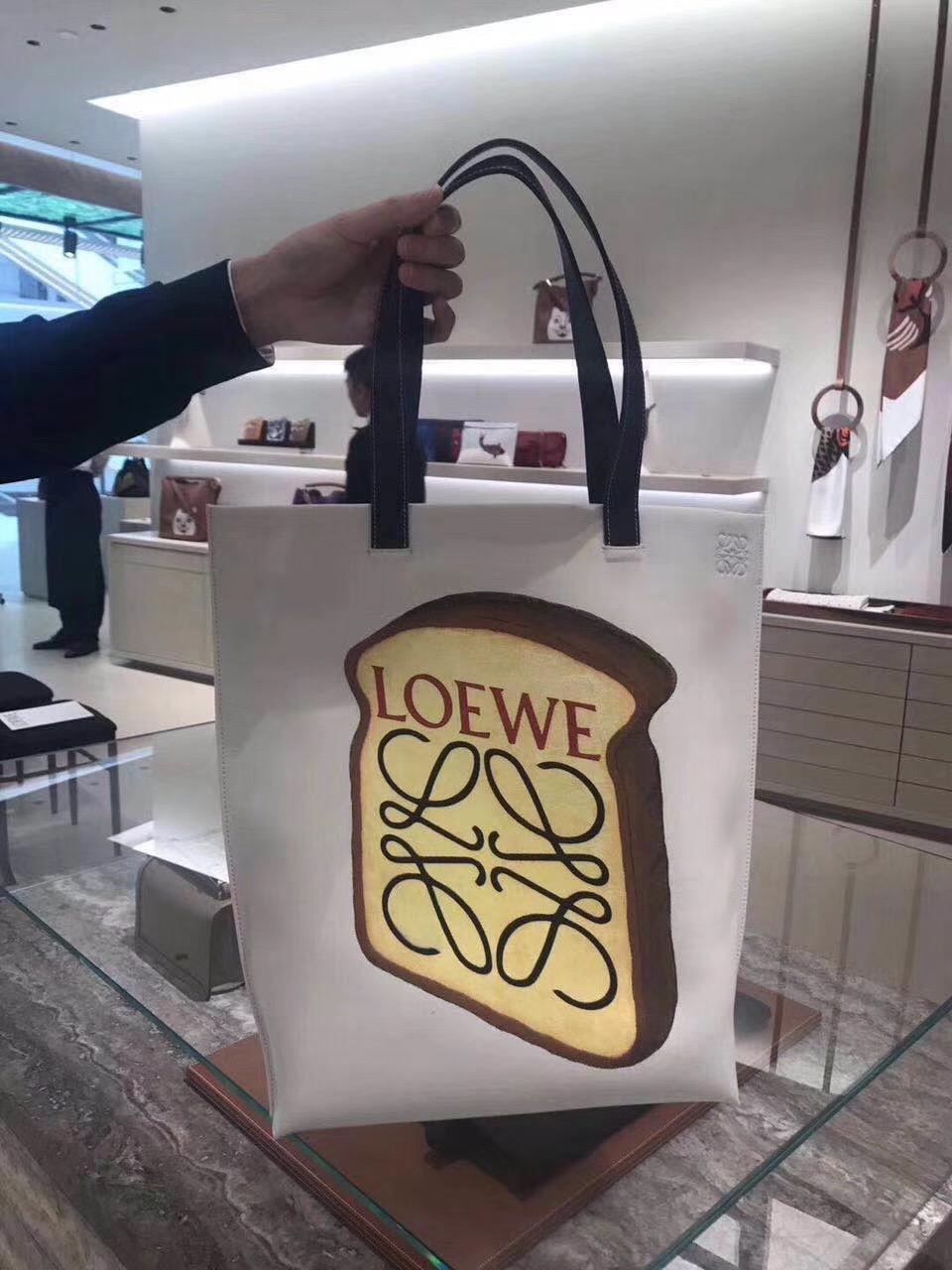 loewe羅意威 Tote Toast Bag Offwhite/Black