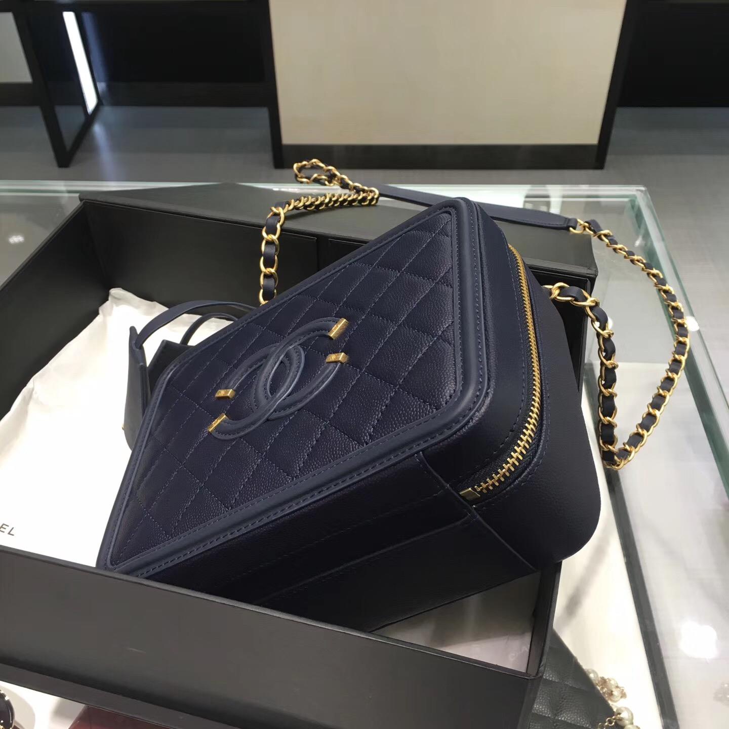 小香 中號海軍藍色化妝包 Vanity case bag
