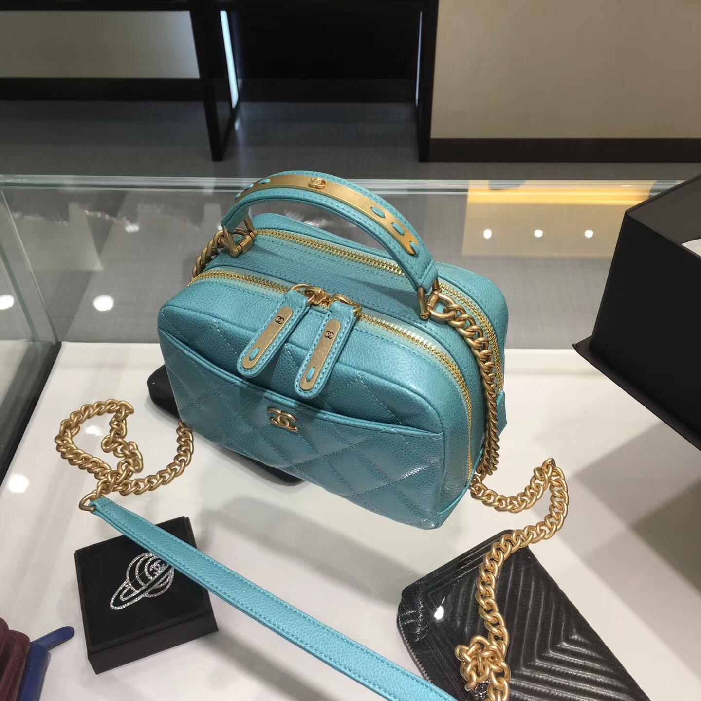 Chanel bowling bag 保齡球包 原廠 湖水藍 小牛皮魚子醬紋