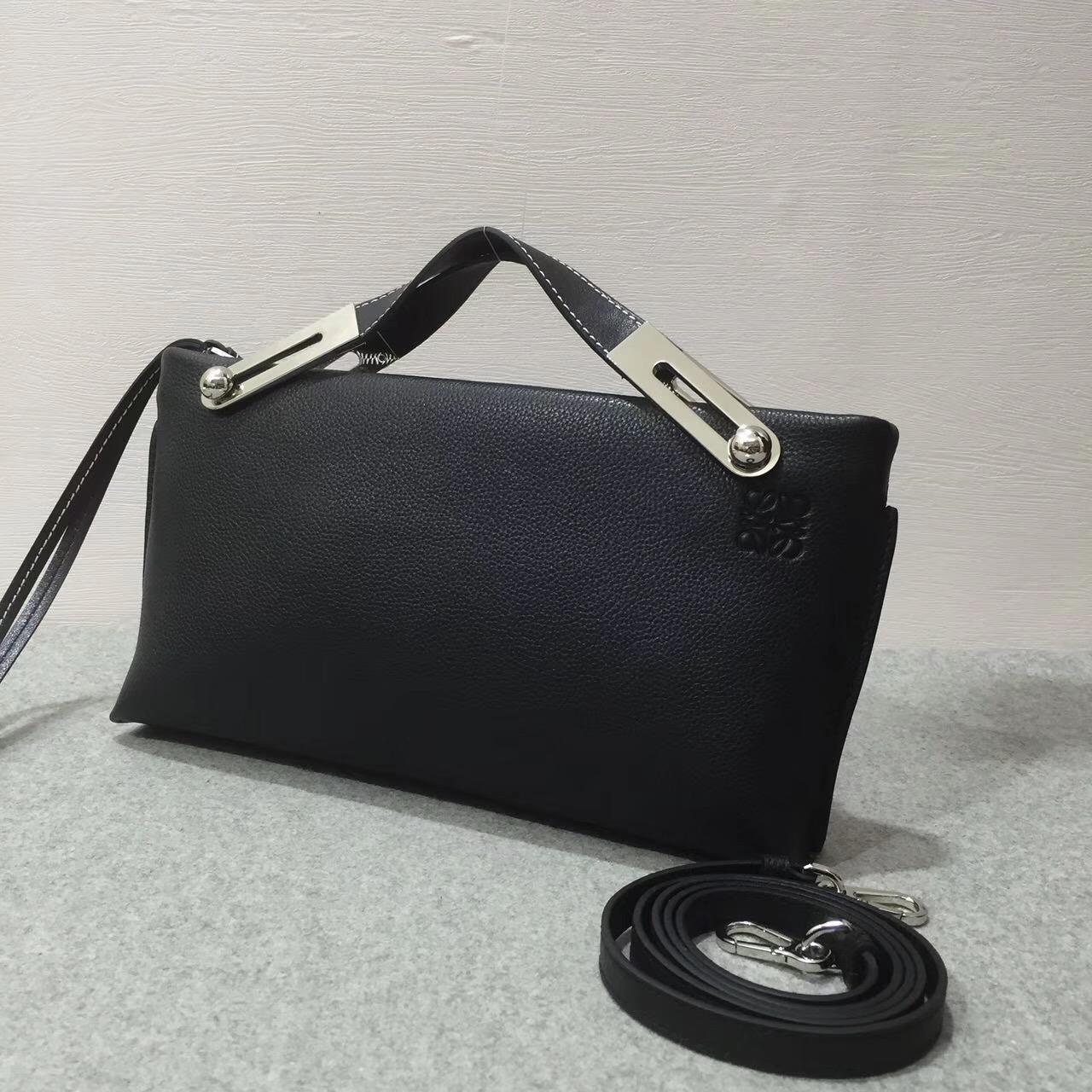 loewe羅意威 Missy Small Bag 軟顆粒小牛皮黑色 黃金麂皮襯裏T形