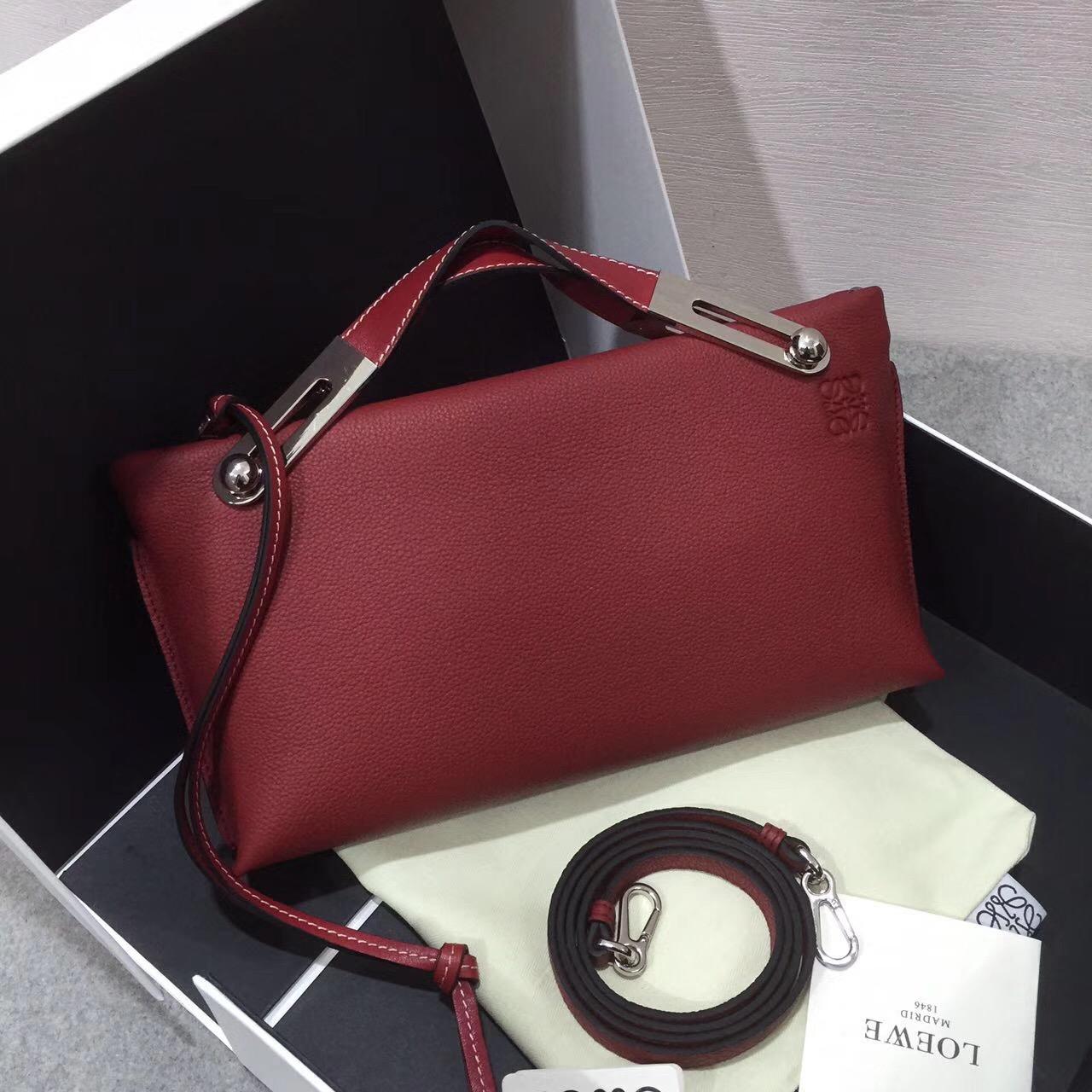 loewe羅意威Missy Small Bag 胭脂红軟顆粒小牛皮 黃金麂皮襯裏