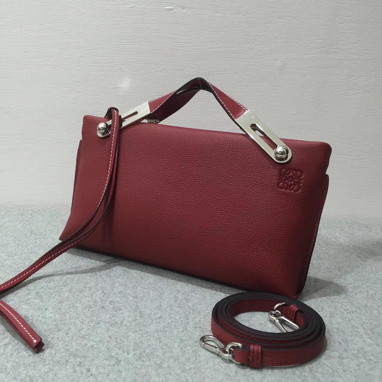 loewe羅意威Missy Small Bag 胭脂红軟顆粒小牛皮 黃金麂皮襯裏