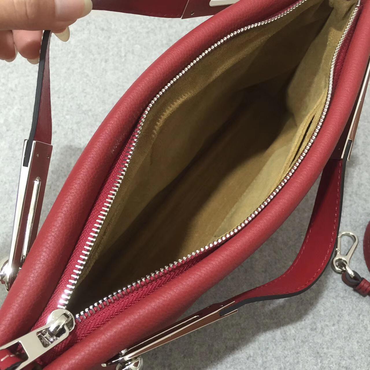 loewe羅意威Missy Small Bag 胭脂红軟顆粒小牛皮 黃金麂皮襯裏