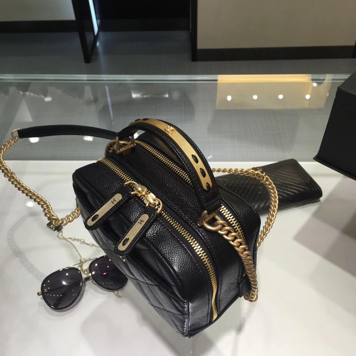 Chanel bowling bag 保齡球包進口原廠 黑色小牛皮魚子醬紋