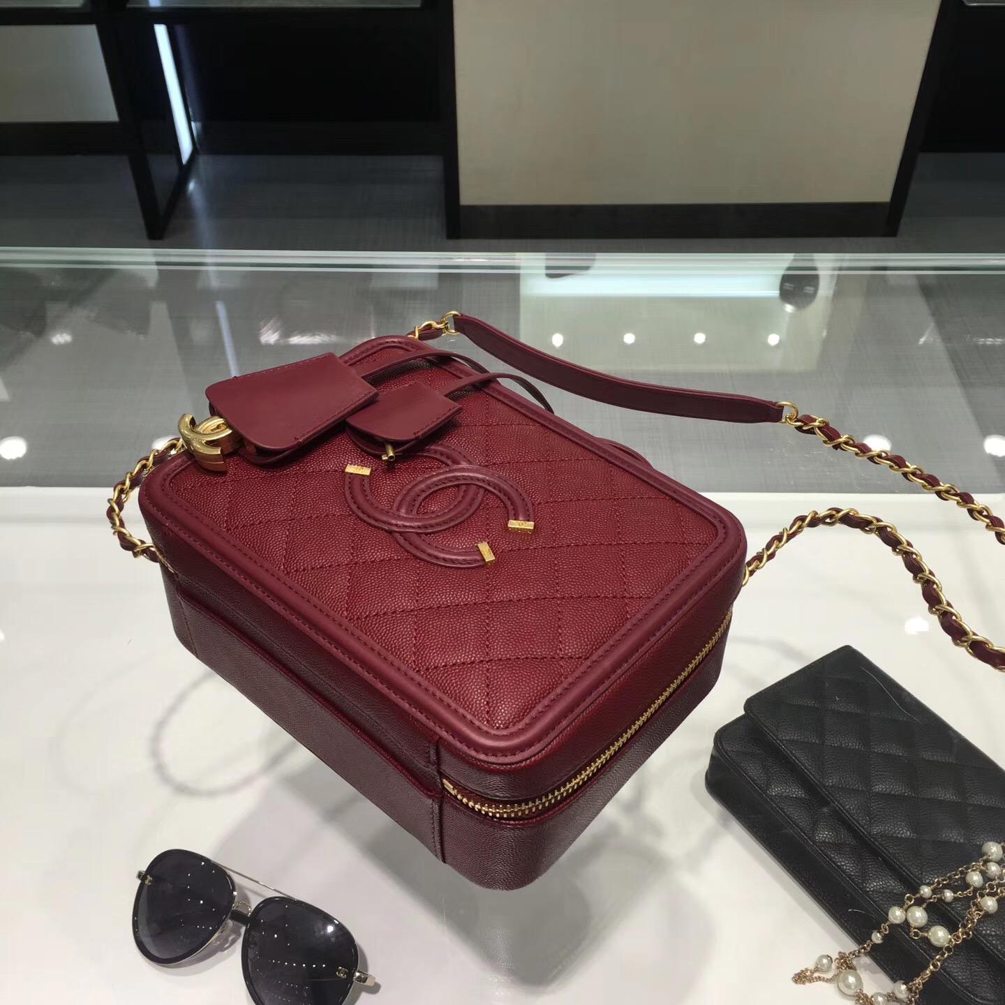 小香 中號暗紅色化妝包 Vanity case bag