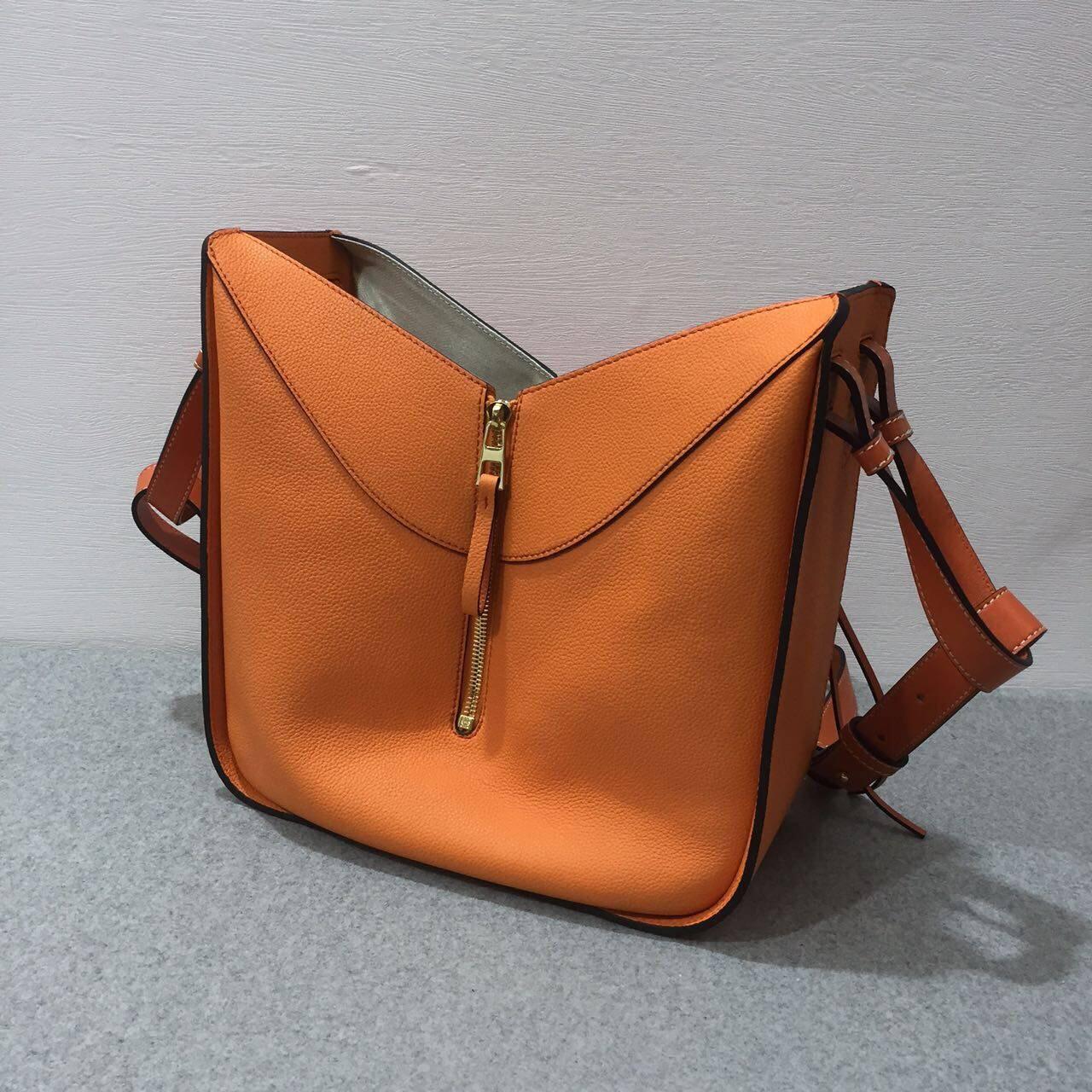 Loewe羅意威 Hammock Small Bag Apricot/Orange 吊床包