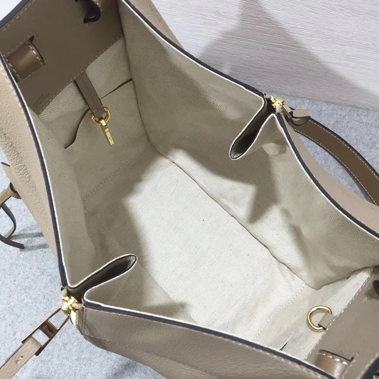 Loewe羅意威 Hammock Small Bag 顆粒Sand/Mink Colour 吊床包