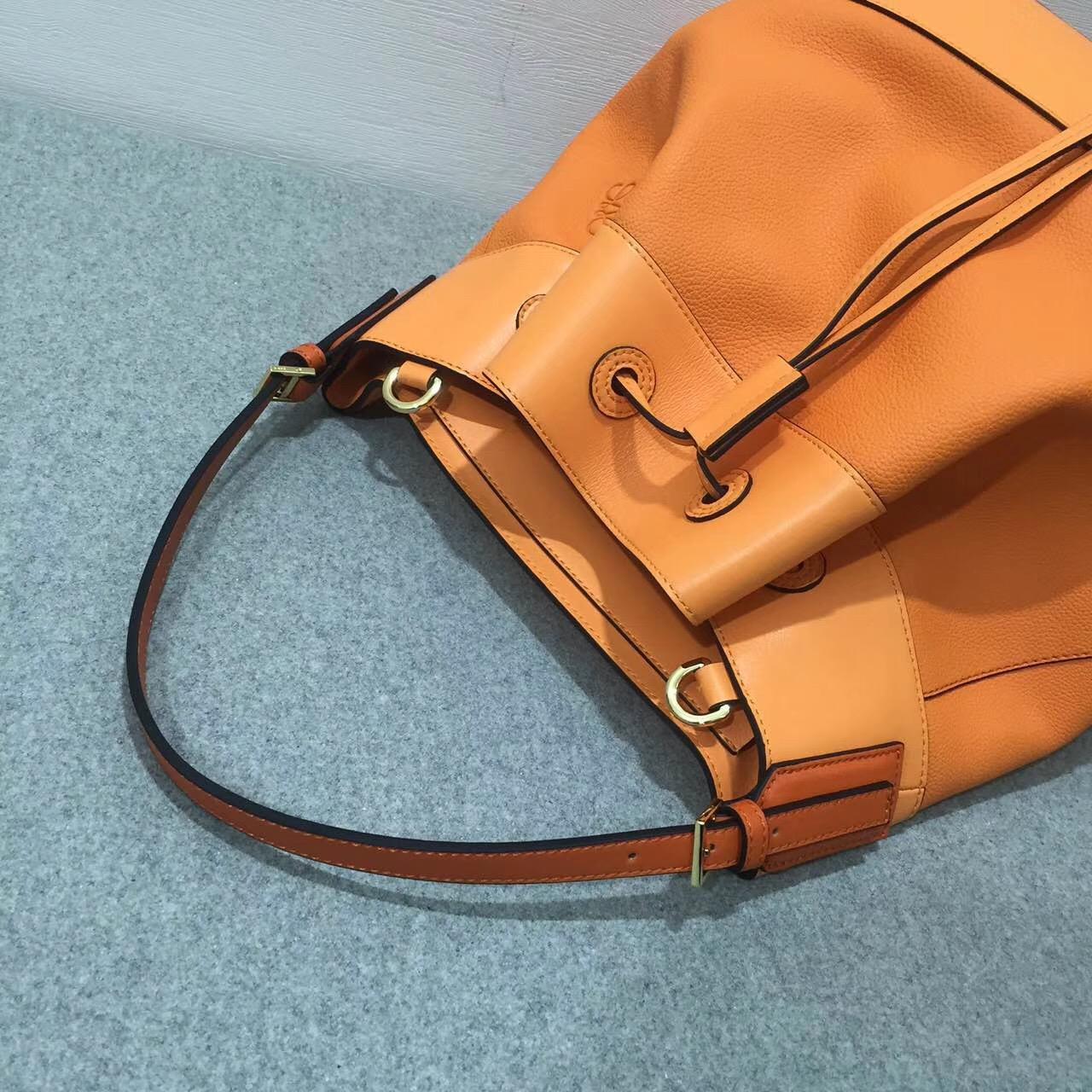 Loewe羅意威Midnight Bag Apricot/Orange Midnight水桶包手袋