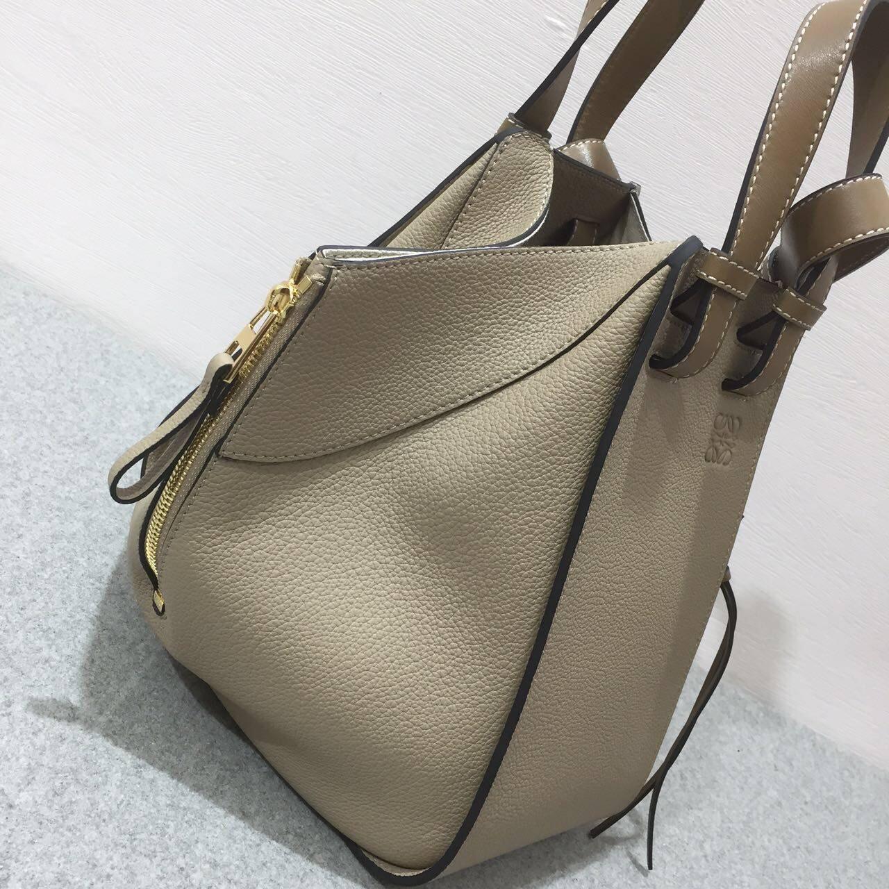 Loewe羅意威 Hammock Small Bag 顆粒Sand/Mink Colour 吊床包