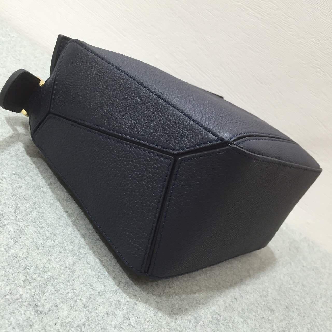 Loewe羅意威小號幾何包 Puzzle Small Bag 黑蓝色 顆粒小牛皮