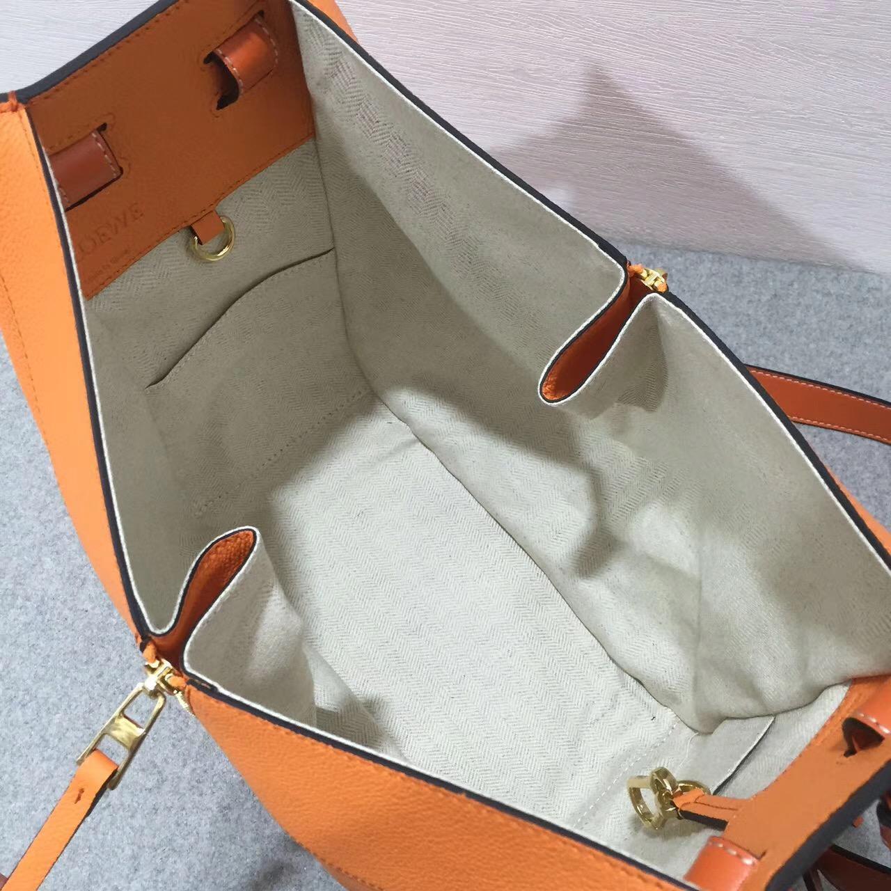 Loewe羅意威 Hammock Small Bag Apricot/Orange 吊床包