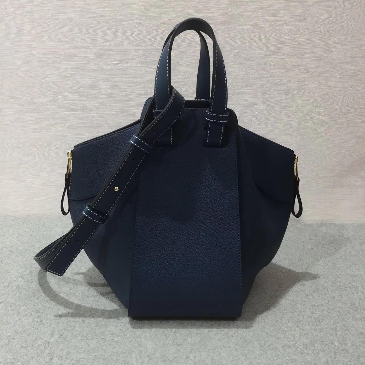 Loewe羅意威 Hammock Small Bag 顆粒小牛皮 靛藍色吊床包