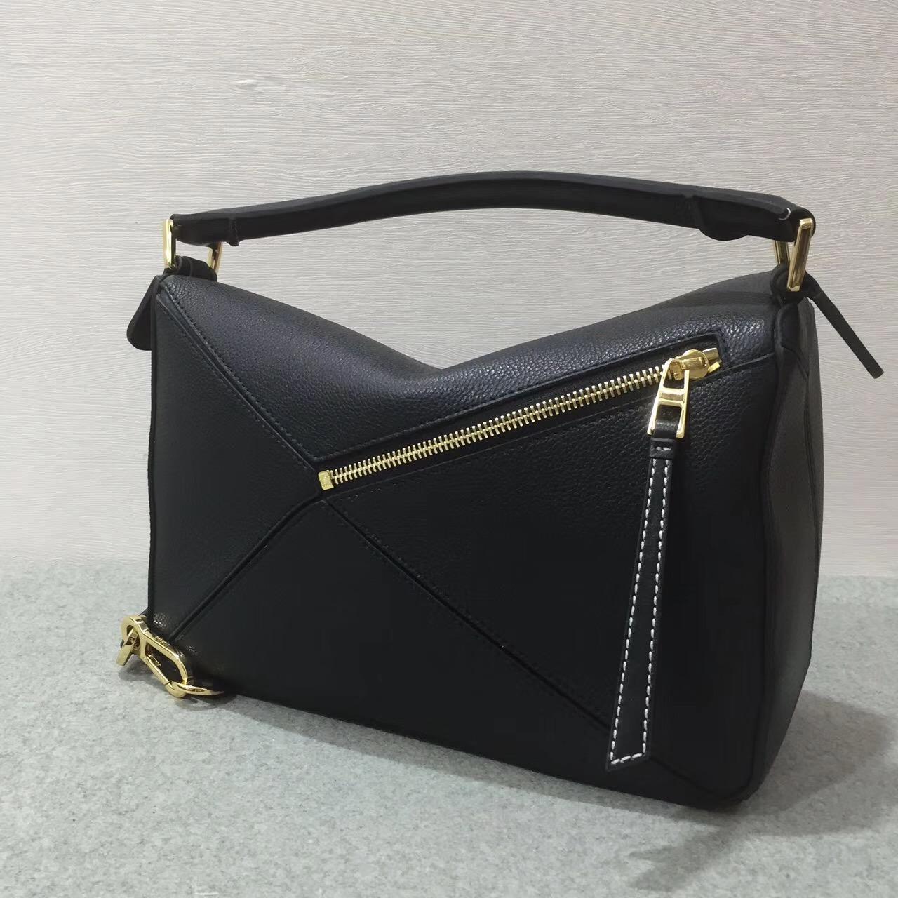 Loewe羅意威中號 Puzzle Bag 顆粒小牛皮黑色