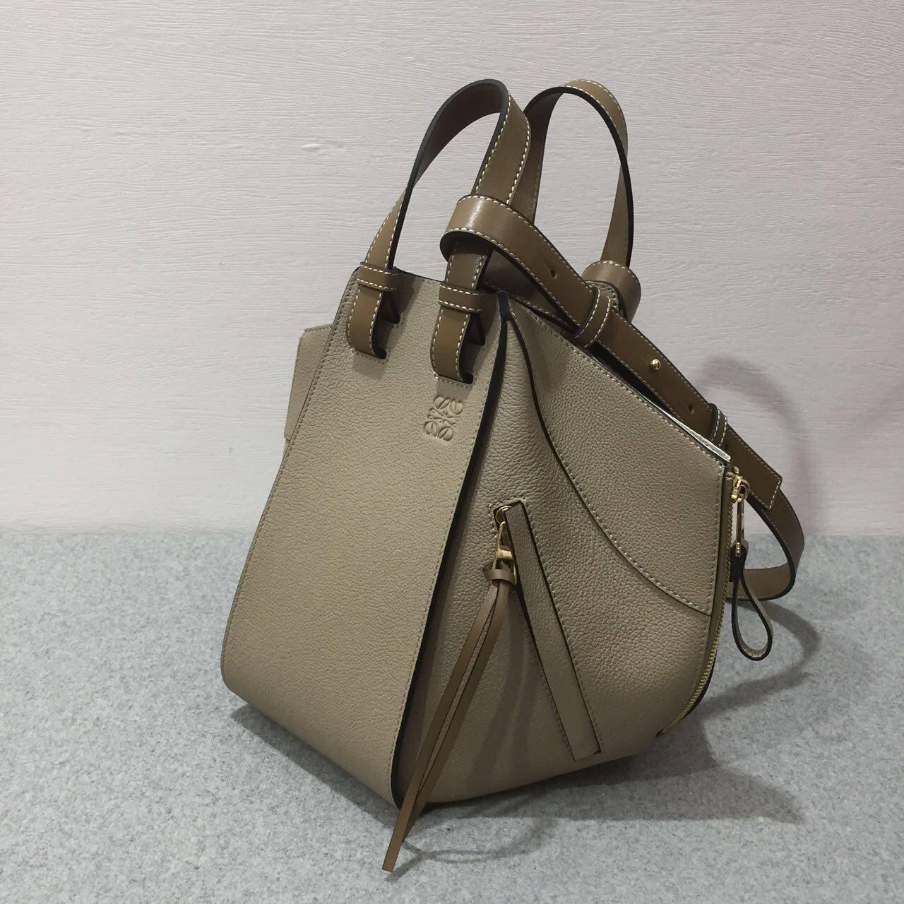 Loewe羅意威 Hammock Small Bag 顆粒Sand/Mink Colour 吊床包