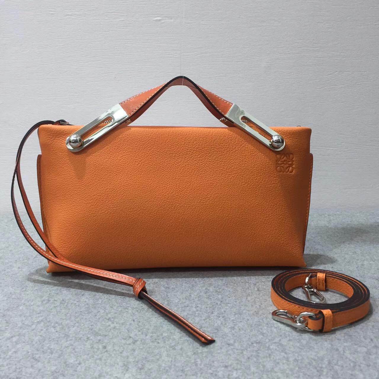 loewe羅意威 軟顆粒小牛皮 Missy Small Bag 橙色