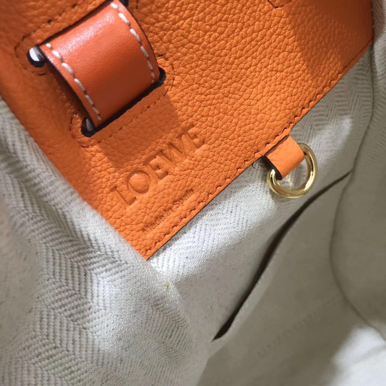 Loewe羅意威 Hammock Small Bag Apricot/Orange 吊床包