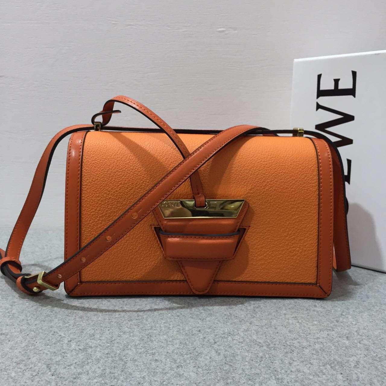 Loewe羅意威 巴塞羅那三角形包 Barcelona Bag 橙色