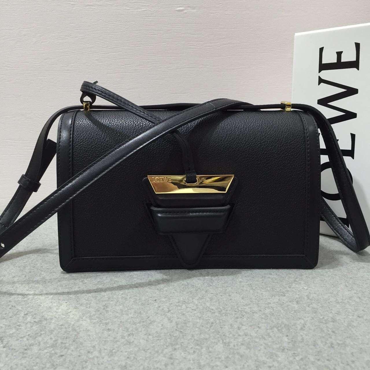 Loewe羅意威 巴塞羅那三角形包 Barcelona Bag 黑色